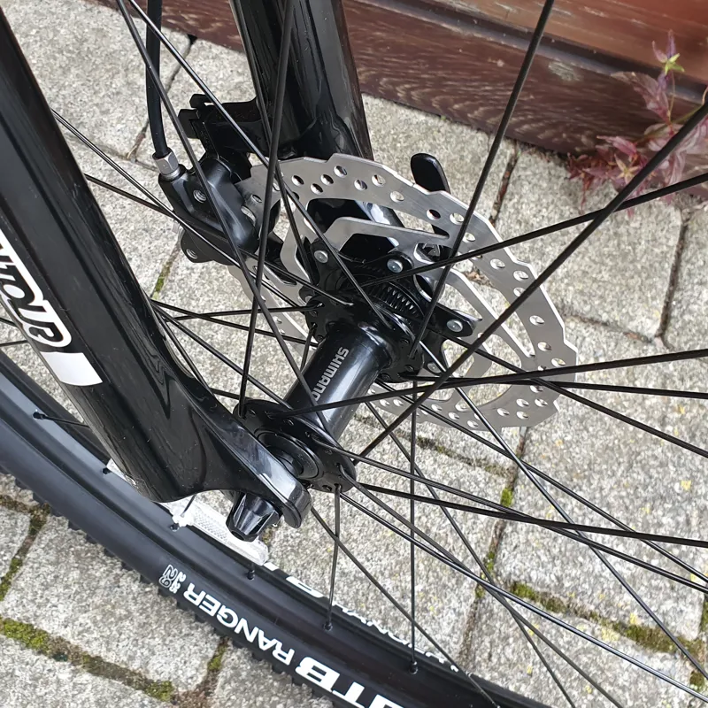 2021 GT Avalanche Comp Mountain Bike in Black-4